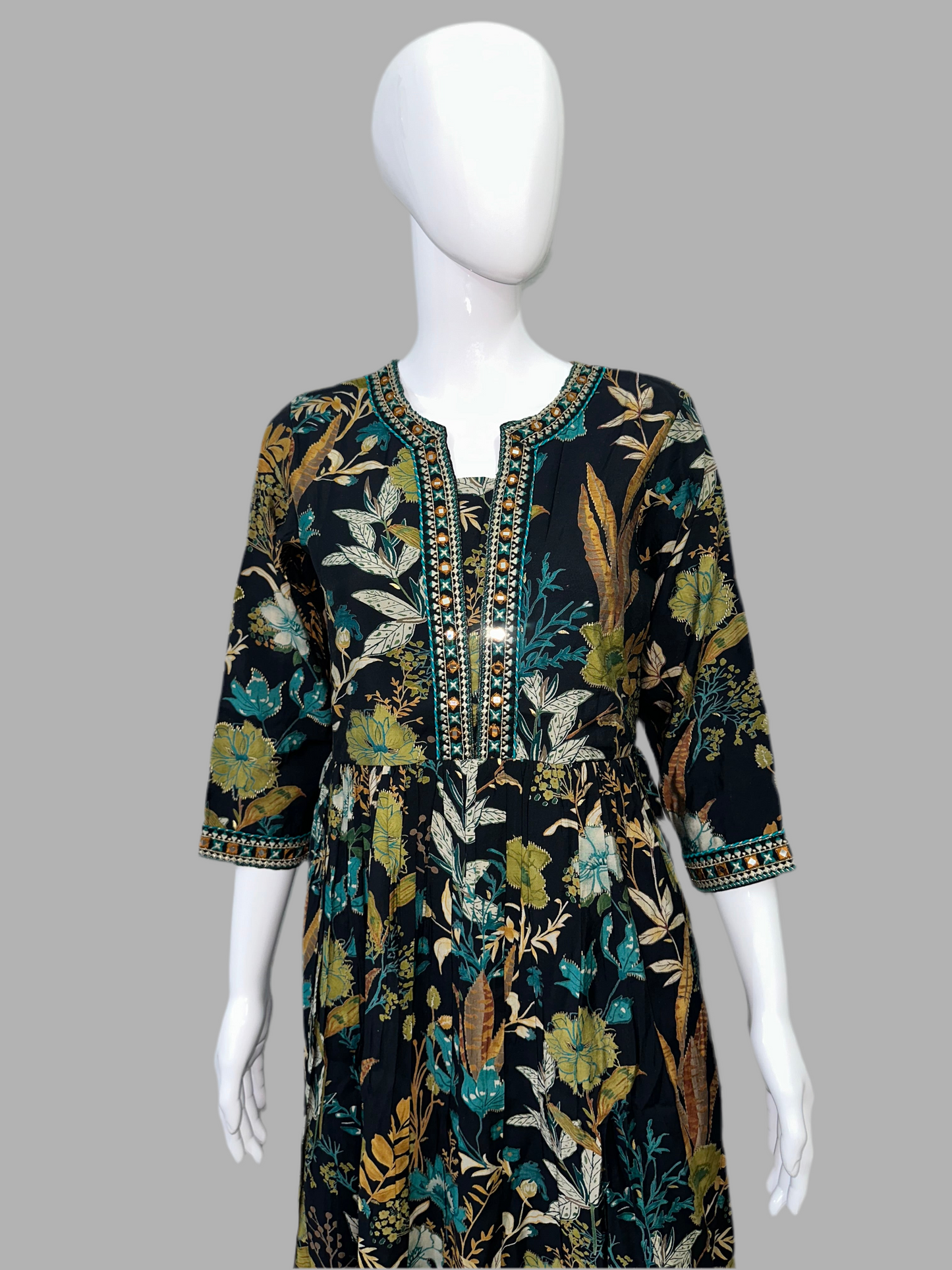 Pheran Black Floral Women's Anarkali Kurta Set with Dupatta (M4-1973-BL-AK)