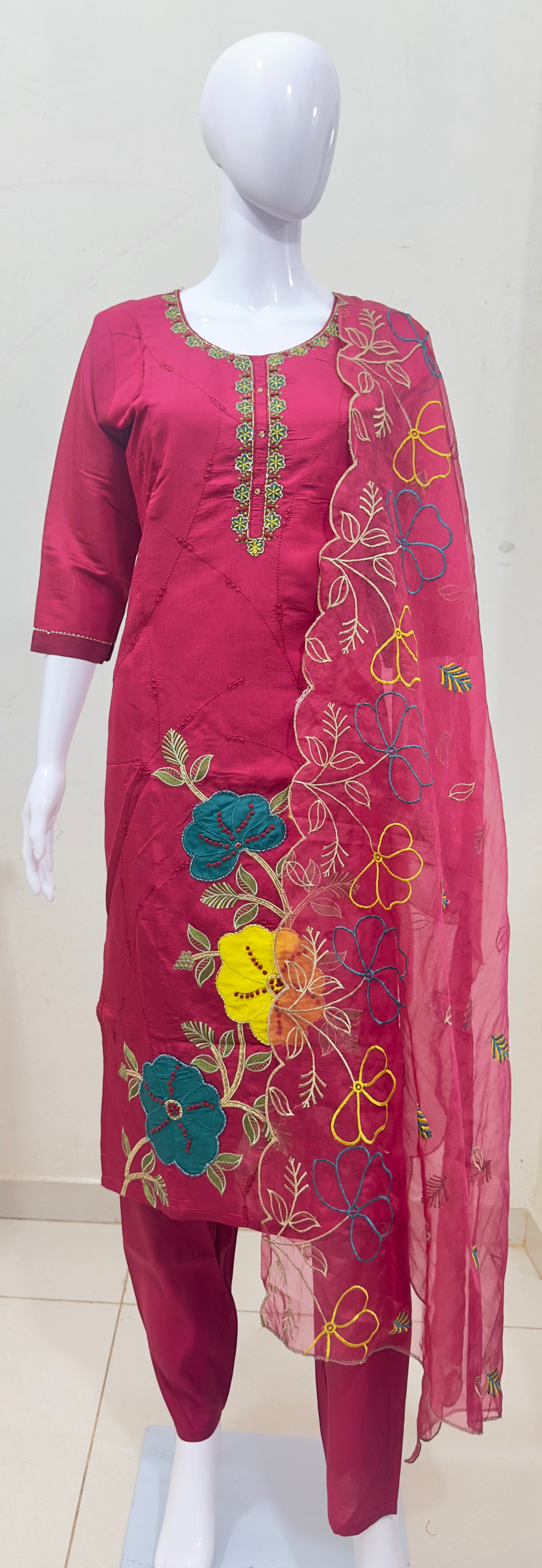 Pheran Pink Floral Embroidered Kurta Set with Organza Dupatta (A2-8PK-95S)